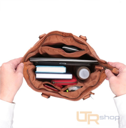 detail NB 2021 kožená shopperka značky Noelia Bolger