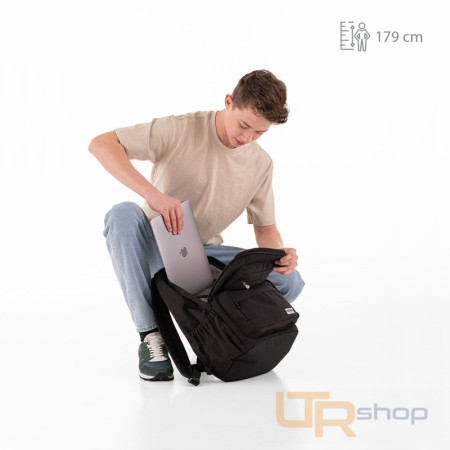 detail FINE 22048 XL městský batoh Topgal