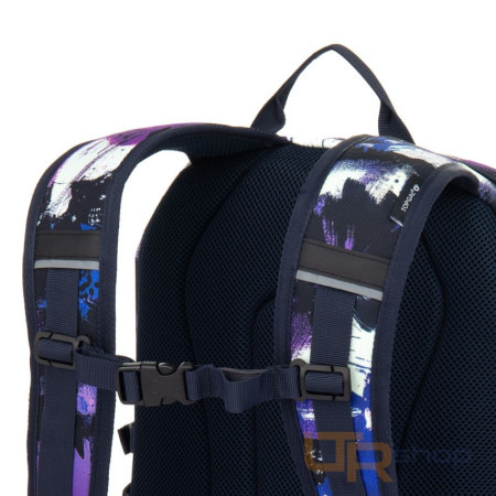 detail VIKI 25077 studentský batoh s urban designem Topgal