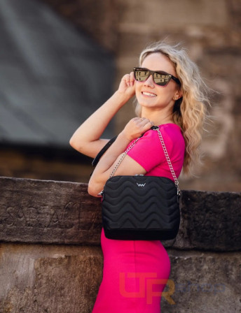 detail ZITA prošívaná crossbody kabelka s řetízkem Vuch P 2595