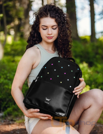 detail ZANE DOTTY BLACK prostorný batoh na zip