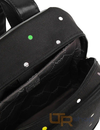 detail ZANE DOTTY BLACK prostorný batoh na zip