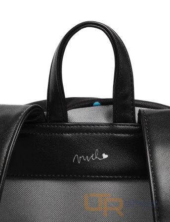 detail ZANE DOTTY BLACK prostorný batoh na zip