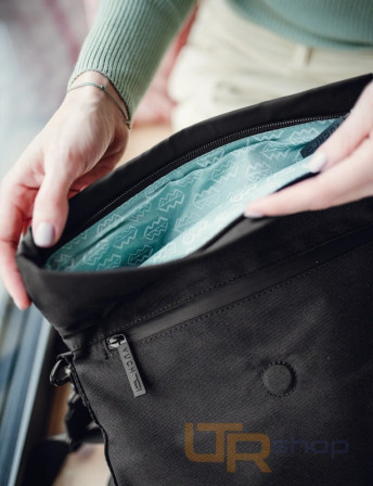 detail MIRELLE BLACK eco crossbody kabelka Vuch P 12809