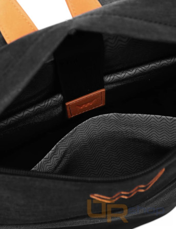 detail GLENN TC Black velký a odolný cestovní batoh Vuch P 13332